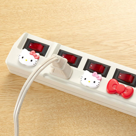 スマイルキッズ商品 ハローキティコンセントカバー