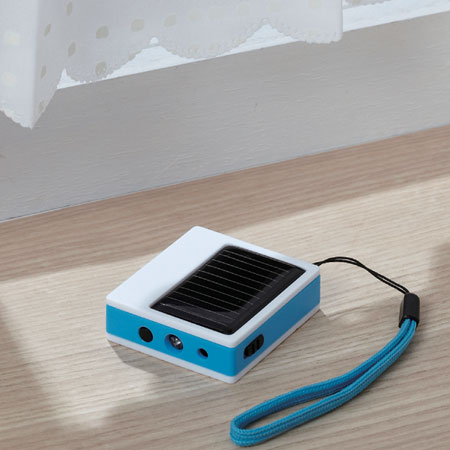 スマイルキッズ商品 スマホ対応ソーラー充電器
